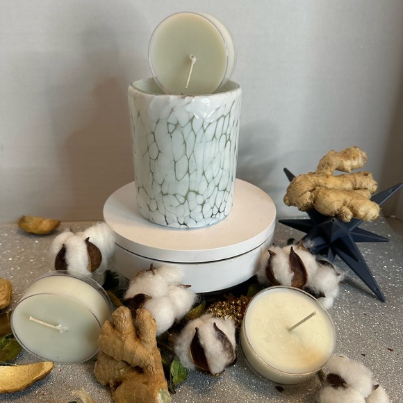 COTTON IRIS & GINGER, @SCENT_UNLEASHED LUXURY HAND POURED SCENTED CANDLES - Picture 6 of 6